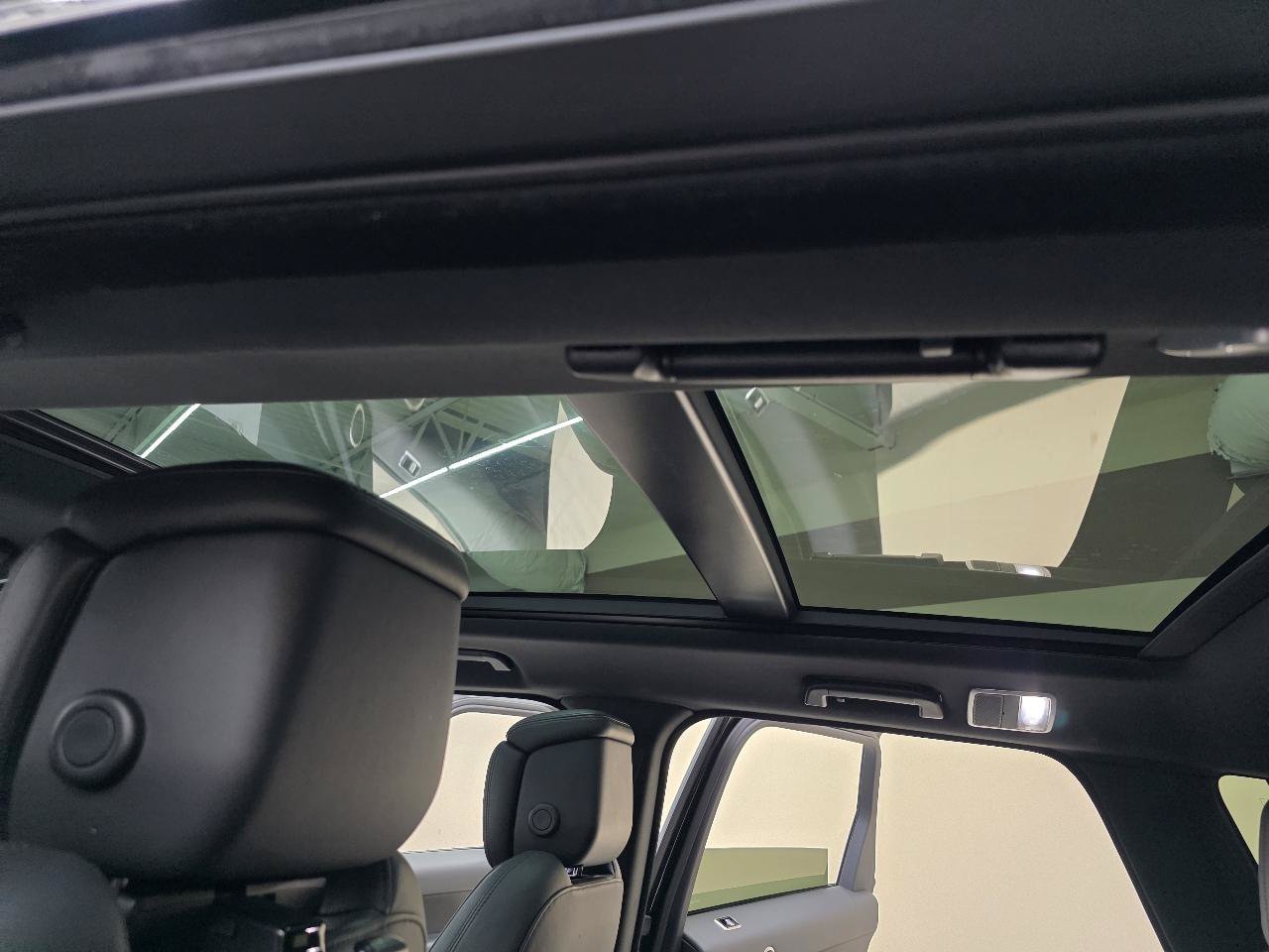 Used 2019 Land Rover Range Rover Sport HSE Dynamic AWD/4WD image 40