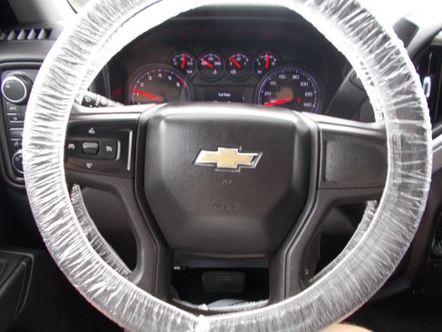 Used 2020 Chevrolet Silverado 1500 Custom w/ Custom Value Package AWD/4WD image 14