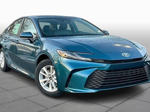 New 2026 Toyota Camry LE image 2