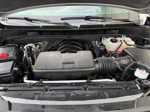 Used 2024 GMC Yukon XL AT4 w/ Technology Package AWD/4WD image 10