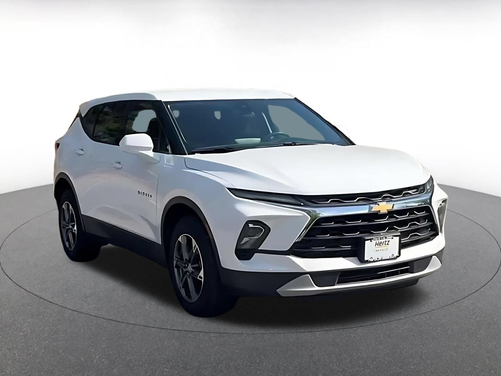 Used 2026 Chevrolet Blazer LT FWD image 3