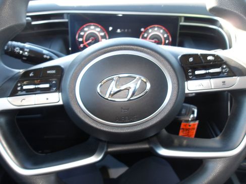 Certified 2024 Hyundai Tucson SE image 17