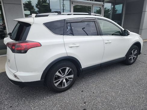 Used 2018 Toyota RAV4 XLE w/ Plus Extra Value Package AWD/4WD image 3