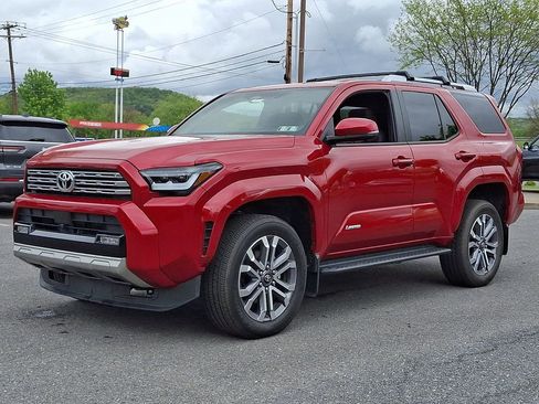 Used 2025 Toyota 4Runner Limited AWD/4WD image 6