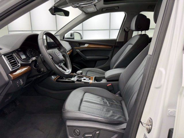 Used 2023 Audi Q5 2.0T Premium w/ Convenience Package AWD/4WD image 17