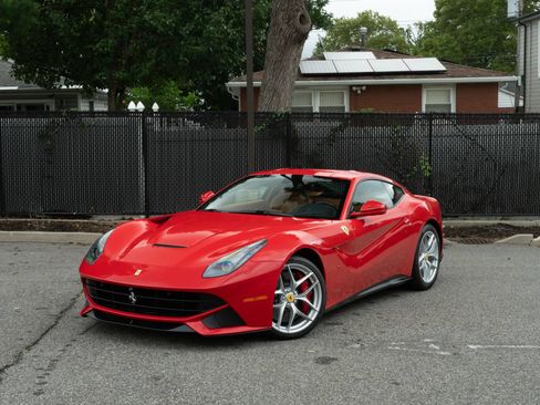 Used 2017 Ferrari F12 Berlinetta RWD image 36