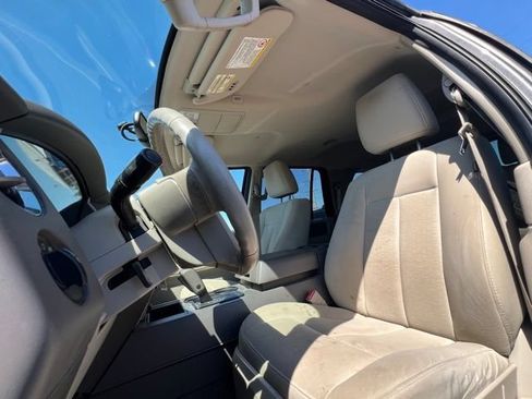 Used 2014 Ford Expedition XLT AWD/4WD image 14