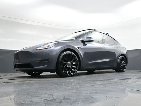 Used 2021 Tesla Model Y Performance image 34