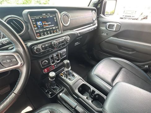 Used 2023 Jeep Wrangler Unlimited Rubicon 4xe w/ Cold Weather Group AWD/4WD image 26