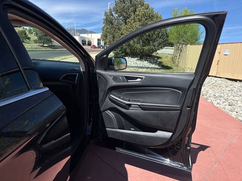 Used 2022 Ford Edge Titanium w/ Equipment Group 301A AWD/4WD image 29