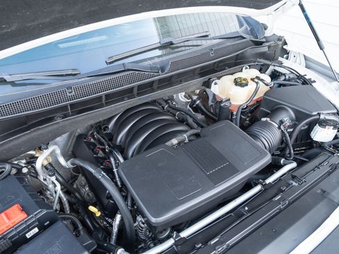 Used 2022 Chevrolet Suburban Z71 AWD/4WD image 10