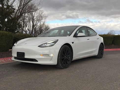 Used 2022 Tesla Model 3 Long Range image 10