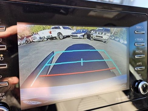 Used 2022 Toyota Camry SE image 21