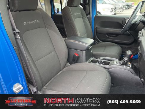 Used 2023 Jeep Wrangler Sahara w/ Cold Weather Group image 10