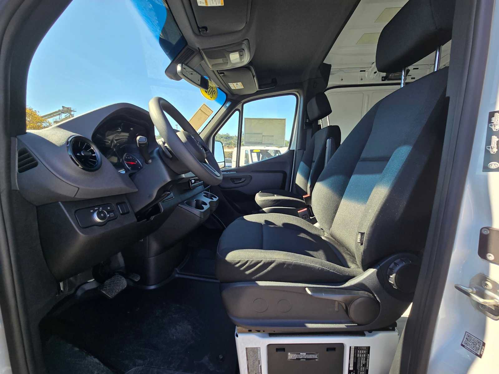 Used 2024 Mercedes-Benz Sprinter 3500 image 17