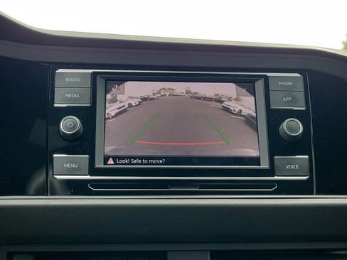 Certified 2024 Volkswagen Jetta Sport image 28