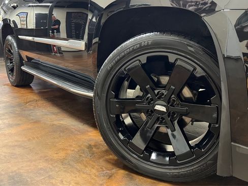 Used 2018 Cadillac Escalade Luxury RWD image 54