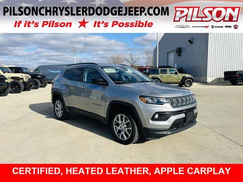 Used 2022 Jeep Compass Latitude image 1