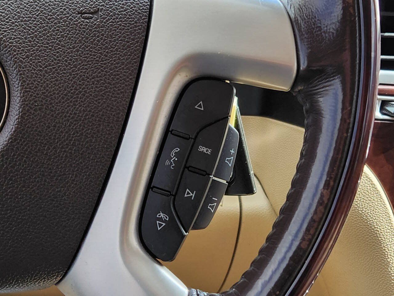 Used 2013 Cadillac Escalade Premium AWD/4WD image 25