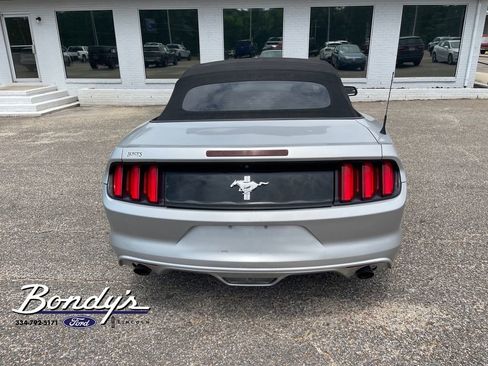 Used 2016 Ford Mustang Convertible RWD image 13