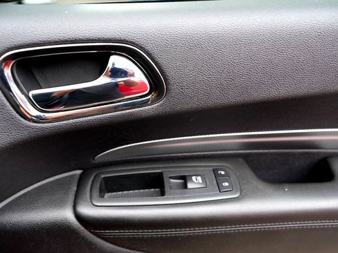 Used 2018 Dodge Durango GT image 24