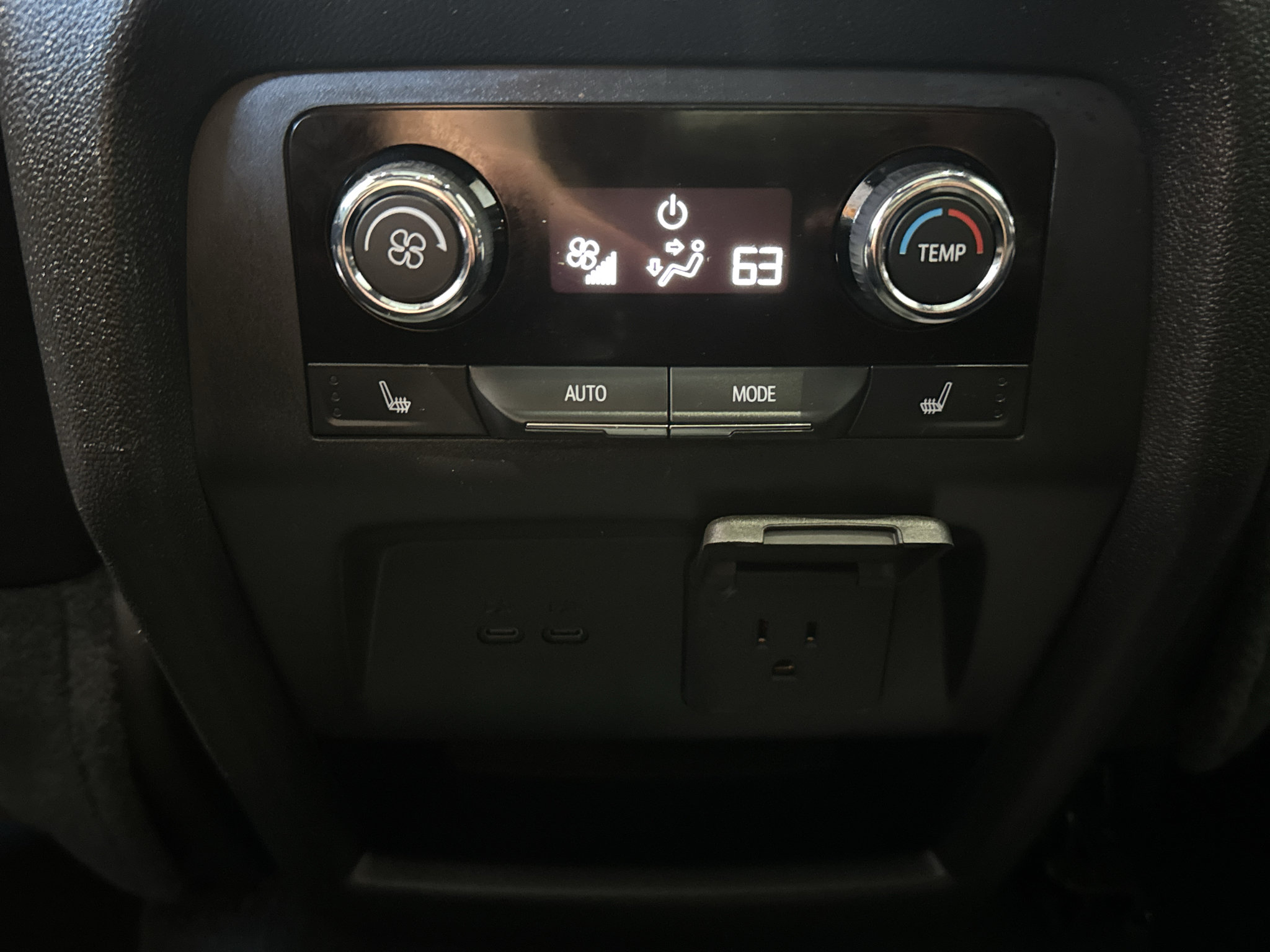 Used 2026 Chevrolet Traverse RS AWD/4WD image 14