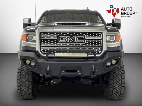 Used 2018 GMC Sierra 2500 Denali w/ Duramax Plus Package AWD/4WD image 6
