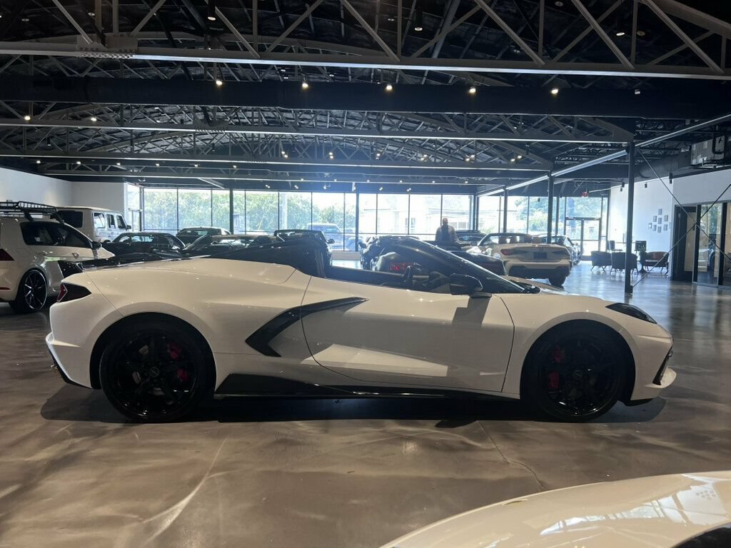 Used 2021 Chevrolet Corvette Stingray Premium Conv w/ Z51 Performance Package RWD image 9