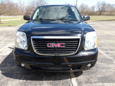 Used 2013 GMC Yukon XL SLT image 3