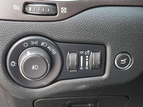 Certified 2022 Jeep Cherokee Trailhawk w/ Premium Leather Package image 29