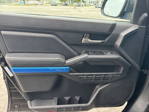 Used 2025 Toyota Tacoma TRD Off-Road image 18