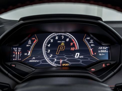 Used 2023 Lamborghini Huracan EVO RWD image 16
