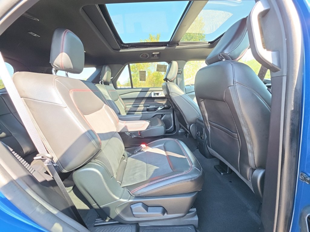 Used 2022 Ford Explorer ST-Line AWD/4WD image 5