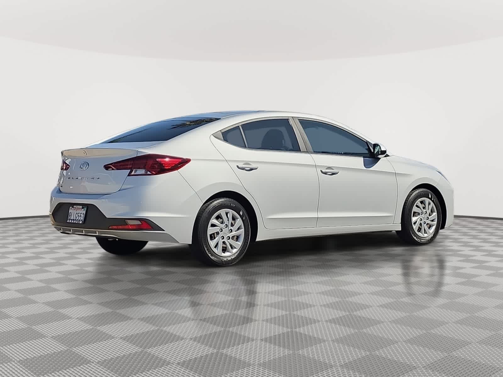 Used 2019 Hyundai Elantra SE FWD image 7