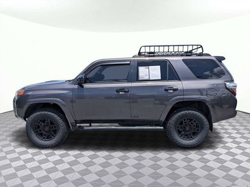 Used 2021 Toyota 4Runner Venture w/ Moonroof Package AWD/4WD image 6