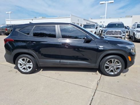 Used 2021 Kia Seltos LX AWD/4WD image 7