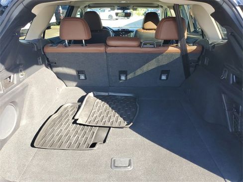 Used 2022 Subaru Outback Touring w/ Popular Package #2 image 10