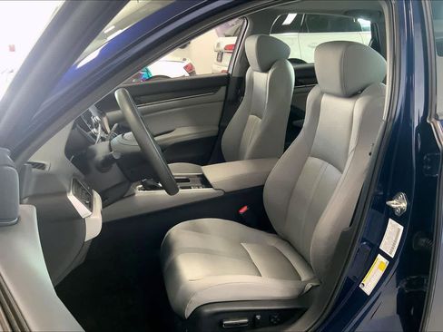 Used 2018 Honda Accord EX image 10