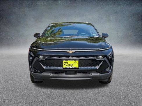 New 2026 Chevrolet Equinox EV LT image 9