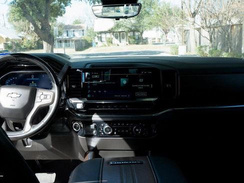 Used 2024 Chevrolet Silverado 3500 High Country w/ High Country Premium Package image 7