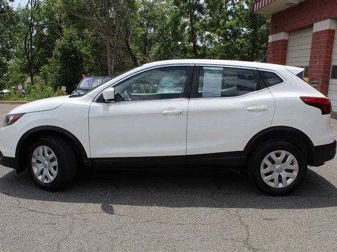 Used 2018 Nissan Rogue Sport S AWD/4WD image 2