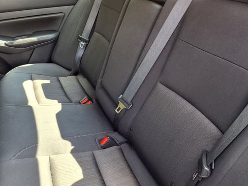 Used 2024 Nissan Altima 2.5 SV FWD image 6