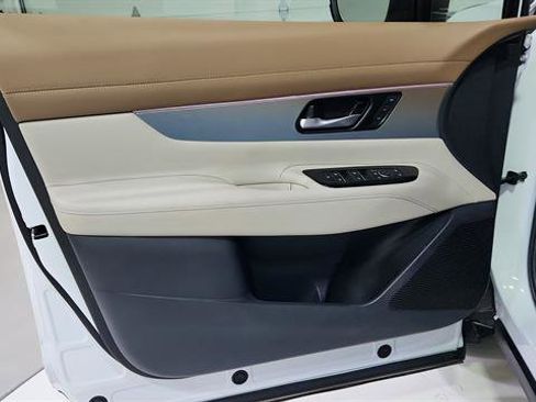 Certified 2025 Nissan Murano Platinum w/ Cargo Package image 23