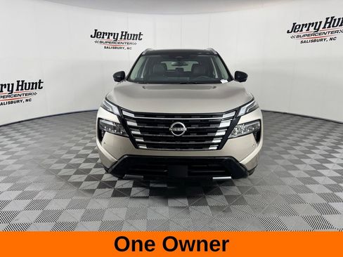 Used 2025 Nissan Rogue Platinum AWD/4WD image 4
