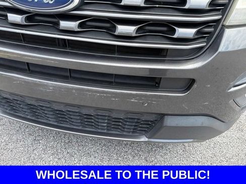 Used 2017 Ford Explorer XLT w/ Equipment Group 202A AWD/4WD image 6