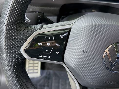 Used 2024 Volkswagen Tiguan SE R-Line image 21