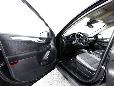 Used 2020 Ford Escape SE FWD image 19