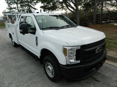 Used 2019 Ford F350 XL w/ Power Equipment Group image 3