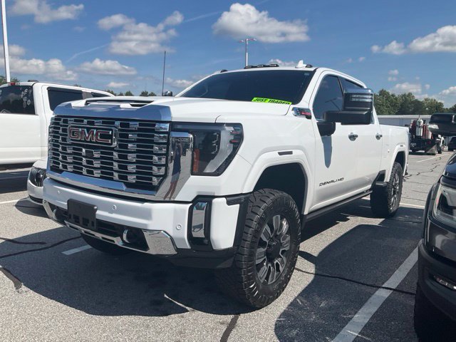 Used 2024 GMC Sierra 2500 Denali w/ Denali Reserve Package AWD/4WD image 3