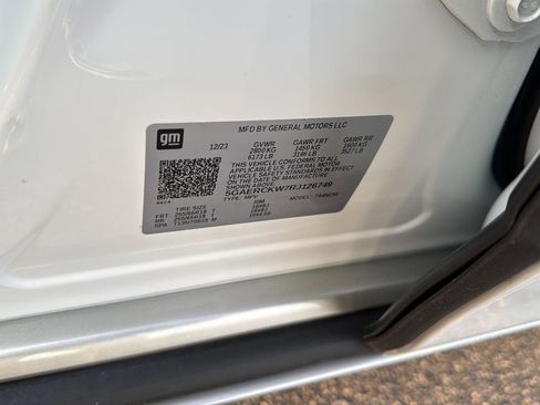 Used 2024 Buick Enclave Premium image 40